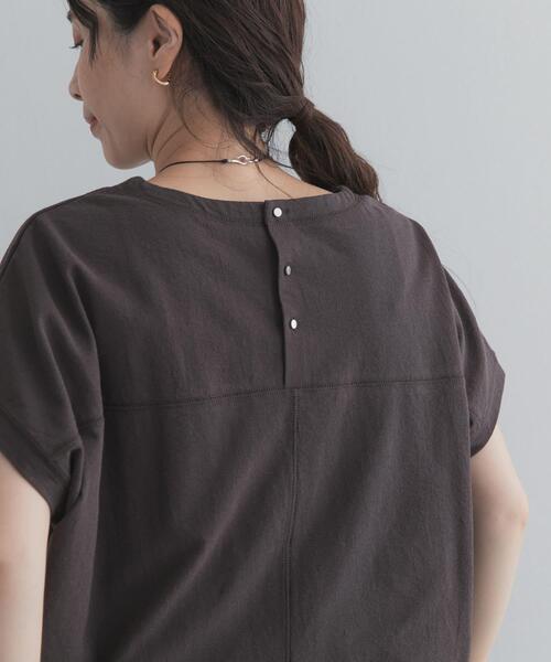 URBAN RESEARCH DOORS(アーバンリサーチドアーズ)の「リネンタッチBACKボタンプルオーバー | バックボタン/夏/大人カジュアル/バックデザイン/シンプル/ベーシック(Tシャツ/カットソー・レディース・オフホワイト/ミント/チャコールグレー/ライトグレー・FREE)」の15枚目の写真