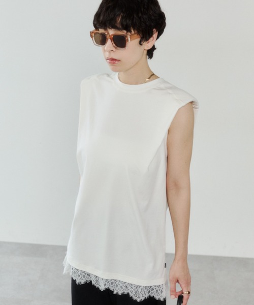 VION(ヴィオン)の「タックショルダーレースノースリーブティー / Tuck Shoulder Lace Sleeveless TEE(Tシャツ/カットソー・レディース・ブラック/ホワイト・FREE)」の1枚目の写真
