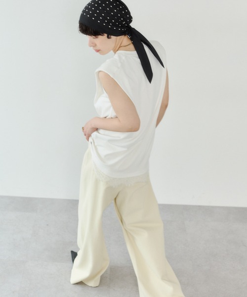 VION(ヴィオン)の「タックショルダーレースノースリーブティー / Tuck Shoulder Lace Sleeveless TEE(Tシャツ/カットソー・レディース・ブラック/ホワイト・FREE)」の4枚目の写真