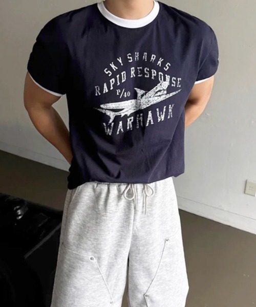 NOWLE(ノウル)の「【NOWLE】ヴィンテージライク グラフィック リンガーTシャツ / オールドスクール アメカジ 半袖 T(Tシャツ/カットソー・メンズ・ネイビー/ホワイト・MEDIUM/LARGE/SMALL/X-LARGE)」の4枚目の写真