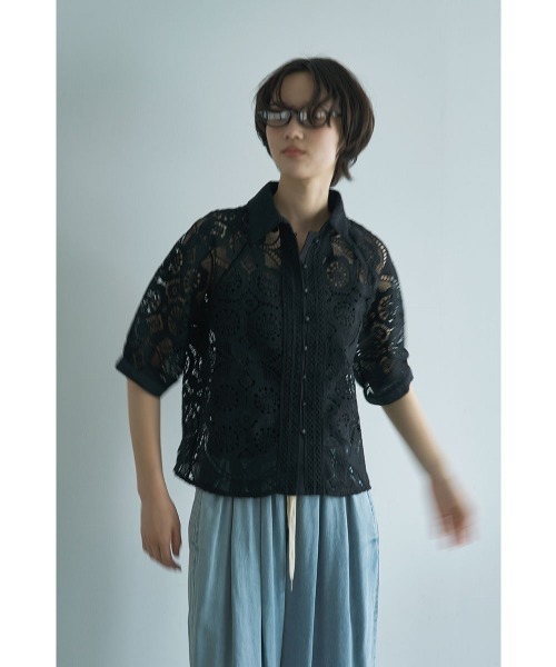 marjour（マージュール）の「LACE OVER SHIRT（シャツ/ブラウス・レディース・ブラック・M）」の5枚目の写真