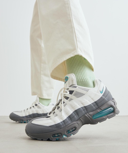NIKE(ナイキ)の「ナイキ エア マックス 95 ビッグバブル "OG" メンズシューズ / Nike Air Max 95 Big Bubble "OG" Men's Shoes HM4740-103 Summit White(スニーカー・メンズ・アイボリー・25.5/24.5/27.5/27/26.5/26/30/29/28.5/28/24/25)」の1枚目の写真