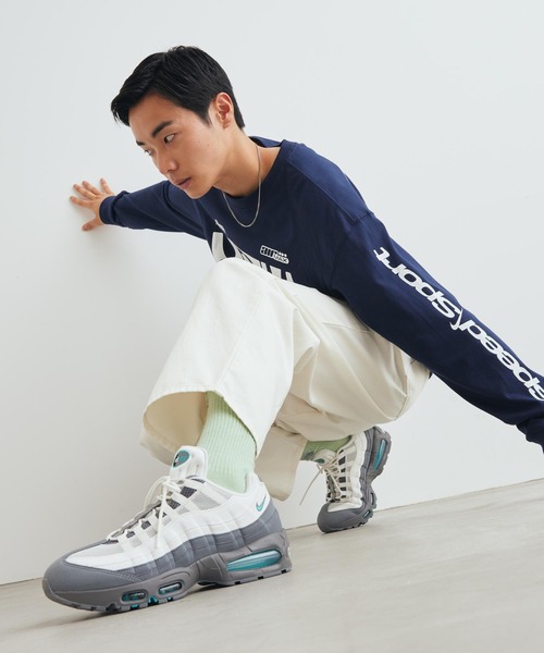NIKE(ナイキ)の「ナイキ エア マックス 95 ビッグバブル "OG" メンズシューズ / Nike Air Max 95 Big Bubble "OG" Men's Shoes HM4740-103 Summit White(スニーカー・メンズ・アイボリー・25.5/24.5/27.5/27/26.5/26/30/29/28.5/28/24/25)」の4枚目の写真