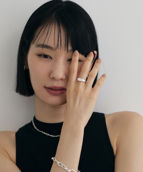 COCOSHNIK ONKITSCH(ココシュニックオンキッチュ)の「シルバー オーバルシグネットリング(リング・レディース・クリア・10/12/14)」の6枚目の写真