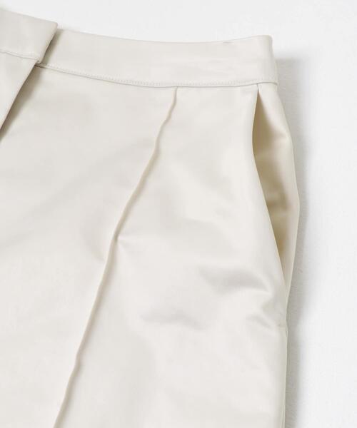 URBAN RESEARCH ROSSO WOMEN（アーバンリサーチ　ロッソ）の「ハードサテンハーフパンツ（その他パンツ・レディース・アイボリー/ブラック・38/36）」の10枚目の写真