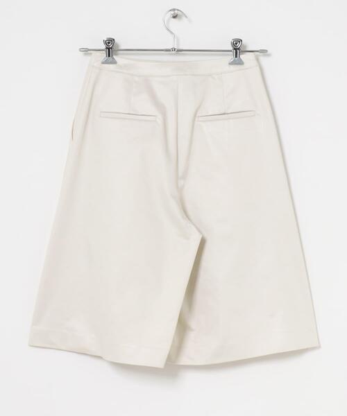 URBAN RESEARCH ROSSO WOMEN（アーバンリサーチ　ロッソ）の「ハードサテンハーフパンツ（その他パンツ・レディース・アイボリー/ブラック・38/36）」の11枚目の写真