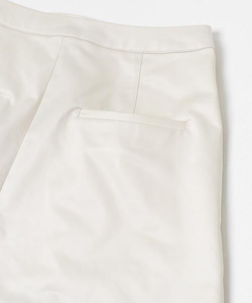 URBAN RESEARCH ROSSO WOMEN（アーバンリサーチ　ロッソ）の「ハードサテンハーフパンツ（その他パンツ・レディース・アイボリー/ブラック・38/36）」の12枚目の写真