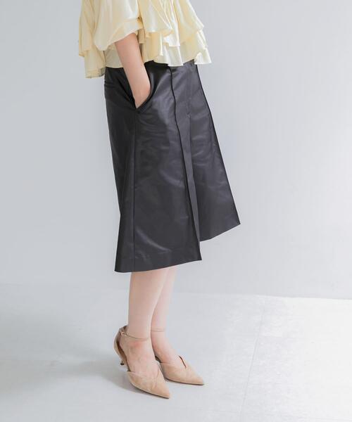 URBAN RESEARCH ROSSO WOMEN（アーバンリサーチ　ロッソ）の「ハードサテンハーフパンツ（その他パンツ・レディース・アイボリー/ブラック・38/36）」の18枚目の写真