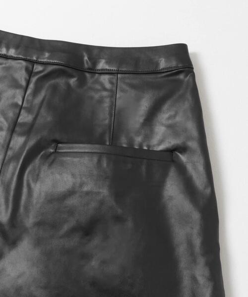 URBAN RESEARCH ROSSO WOMEN（アーバンリサーチ　ロッソ）の「ハードサテンハーフパンツ（その他パンツ・レディース・アイボリー/ブラック・38/36）」の22枚目の写真