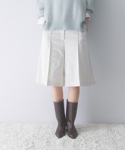 URBAN RESEARCH ROSSO WOMEN(アーバンリサーチ ロッソ)の「ハードサテンハーフパンツ(その他パンツ・レディース・アイボリー・38/36)」の9枚目の写真