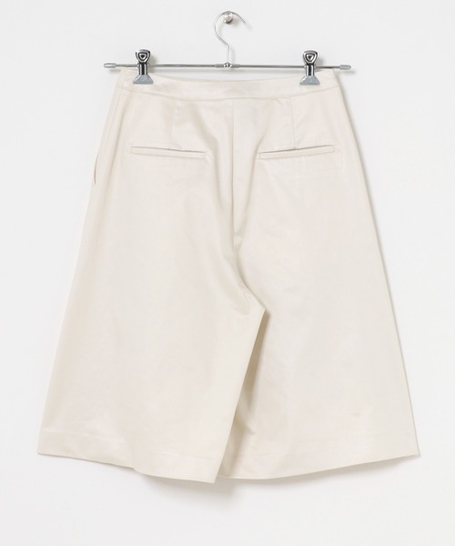 URBAN RESEARCH ROSSO WOMEN(アーバンリサーチ ロッソ)の「ハードサテンハーフパンツ(その他パンツ・レディース・アイボリー・38/36)」の6枚目の写真