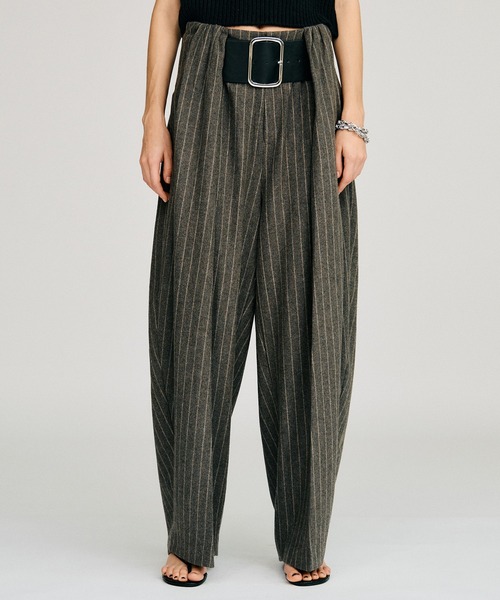PRANK PROJECT(プランクプロジェクト)の「【2026Autumn Pre-Order】ハイウエストベルストライプパンツ / High-Waist Bell Stripe Pants(スラックス・レディース・グレー・38/36/34)」の1枚目の写真