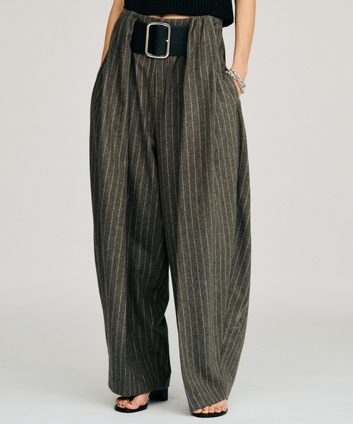 PRANK PROJECT(プランクプロジェクト)の「【2026Autumn Pre-Order】ハイウエストベルストライプパンツ / High-Waist Bell Stripe Pants(スラックス・レディース・グレー・38/36/34)」の8枚目の写真