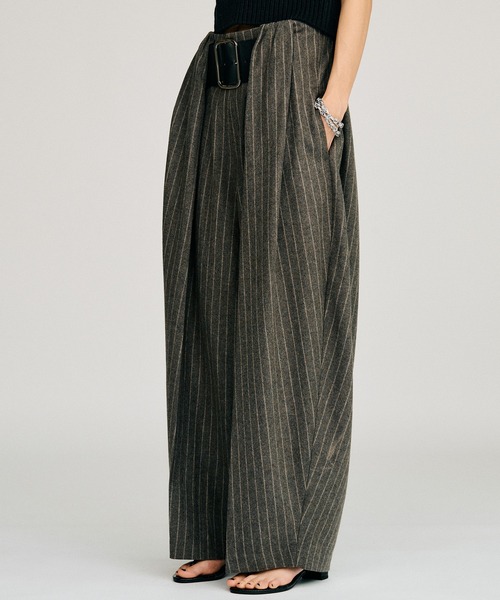 PRANK PROJECT(プランクプロジェクト)の「【2026Autumn Pre-Order】ハイウエストベルストライプパンツ / High-Waist Bell Stripe Pants(スラックス・レディース・グレー・38/36/34)」の9枚目の写真