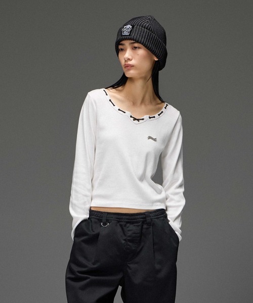 X-girl（エックスガール）の「STRING COLLAR L/S COMPACT TOP（Tシャツ/カットソー・レディース・ホワイト/ブラック・ONE SIZE）」の5枚目の写真