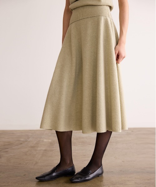 WALANCE(ワランス)の「MERINO WOOL FLARE SKIRT(スカート・レディース・チャコールグレー/セージグリーン/モカ・FREE)」の5枚目の写真