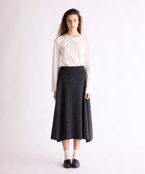 WALANCE(ワランス)の「MERINO WOOL FLARE SKIRT(スカート・レディース・チャコールグレー/セージグリーン/モカ・FREE)」の16枚目の写真