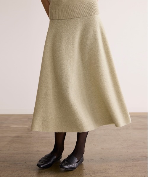 WALANCE(ワランス)の「MERINO WOOL FLARE SKIRT(スカート・レディース・チャコールグレー/セージグリーン/モカ・FREE)」の14枚目の写真