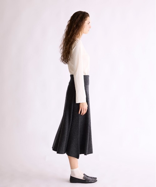 WALANCE(ワランス)の「MERINO WOOL FLARE SKIRT(スカート・レディース・チャコールグレー/セージグリーン/モカ・FREE)」の18枚目の写真