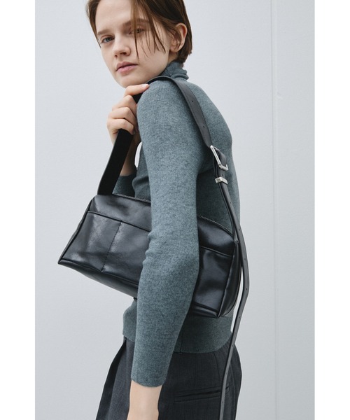 un/neu(アンノイ)の「ヴィンテージライクロングワンショルダースクエアバッグ(ショルダーバッグ・レディース・ライトブラウン/ブラック/ブラウン・FREE)」の20枚目の写真