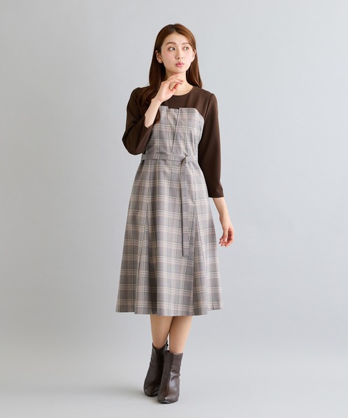 Rose Tiara(ローズティアラ)の「【接触冷感/防シワ/伸縮性◎】ビスチェ風ドッキングワンピース(ワンピース・レディース・オフホワイト/ブラウン・38/40/42/46)」の10枚目の写真