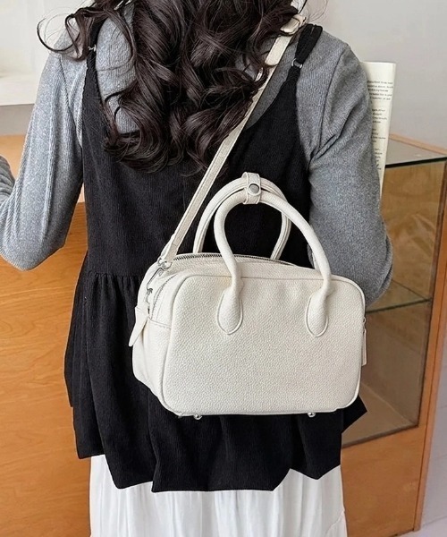 yuue' ( wear )(ユーイ)の「大容量2WAYスクエアミニボストンバッグ/ペットボトル収納可(ショルダーバッグ・レディース・ホワイト/ブラック・FREE)」の8枚目の写真