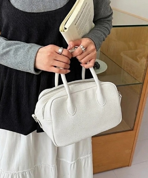 yuue' ( wear )(ユーイ)の「大容量2WAYスクエアミニボストンバッグ/ペットボトル収納可(ショルダーバッグ・レディース・ホワイト/ブラック・FREE)」の11枚目の写真