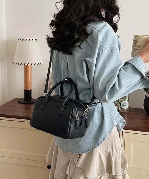 yuue' ( wear )(ユーイ)の「大容量2WAYスクエアミニボストンバッグ/ペットボトル収納可(ショルダーバッグ・レディース・ホワイト/ブラック・FREE)」の3枚目の写真