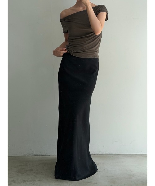 celon(セロン)の「drape off shoulder top(その他トップス・レディース・アイボリー/ブラック/カーキブラウン・FREE)」の4枚目の写真