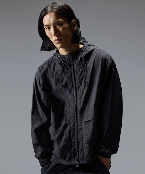 OAKLEY(オークリー)の「OAKLEY/オークリー 撥水 ジャケット FOA409390(マウンテンパーカー・メンズ・グレー/ブラック・M/L/S)」の3枚目の写真