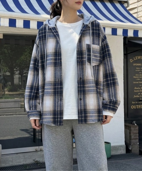 AMELY(エミリー)の「オーバーサイズチェックシャツ/フード取り外し可能(シャツ/ブラウス・レディース・ブラック/ブラウン/グレー/イエロー/ブルー/ブラウン系その他・フリー)」の6枚目の写真