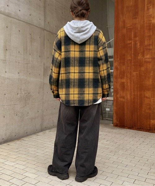 AMELY(エミリー)の「オーバーサイズチェックシャツ/フード取り外し可能(シャツ/ブラウス・レディース・ブラック/ブラウン/グレー/イエロー/ブルー/ブラウン系その他・フリー)」の8枚目の写真