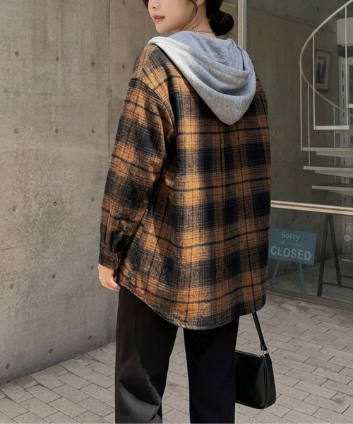 AMELY(エミリー)の「オーバーサイズチェックシャツ/フード取り外し可能(シャツ/ブラウス・レディース・ブラック/ブラウン/グレー/イエロー/ブルー/ブラウン系その他・フリー)」の13枚目の写真
