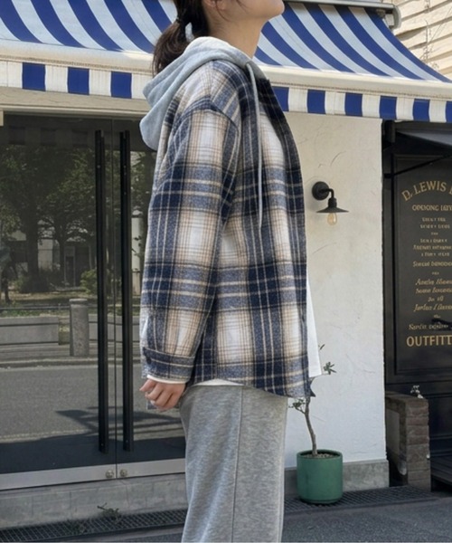 AMELY(エミリー)の「オーバーサイズチェックシャツ/フード取り外し可能(シャツ/ブラウス・レディース・ブラック/ブラウン/グレー/イエロー/ブルー/ブラウン系その他・フリー)」の16枚目の写真
