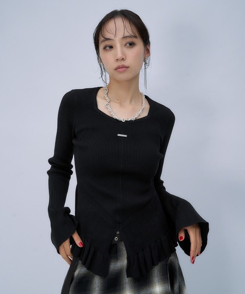 HARE(ハレ)の「スソフリルスクエアネックニット(HARE)(Tシャツ/カットソー・レディース・ブルー/ブラック・FREE)」の2枚目の写真