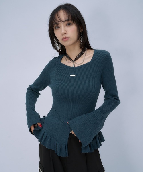 HARE(ハレ)の「スソフリルスクエアネックニット(HARE)(Tシャツ/カットソー・レディース・ブルー/ブラック・FREE)」の17枚目の写真