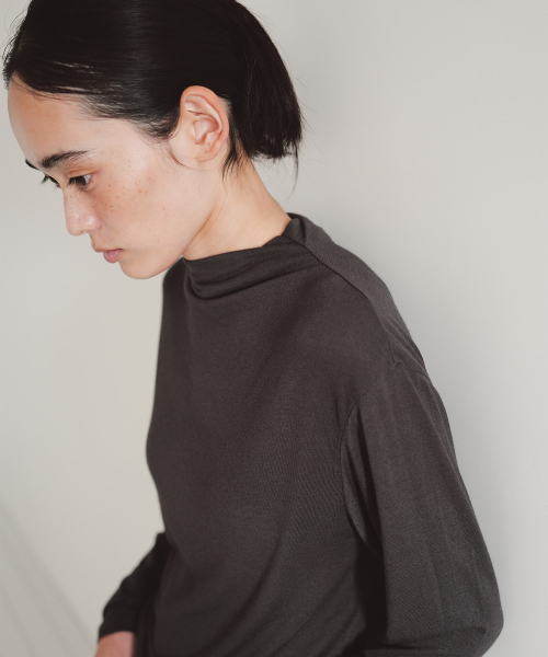 BLANKROOM HER(ブランクルームウーマン)の「スフレトップ_DEEP CHARCOAL(Tシャツ/カットソー・レディース・その他・ONE)」の5枚目の写真