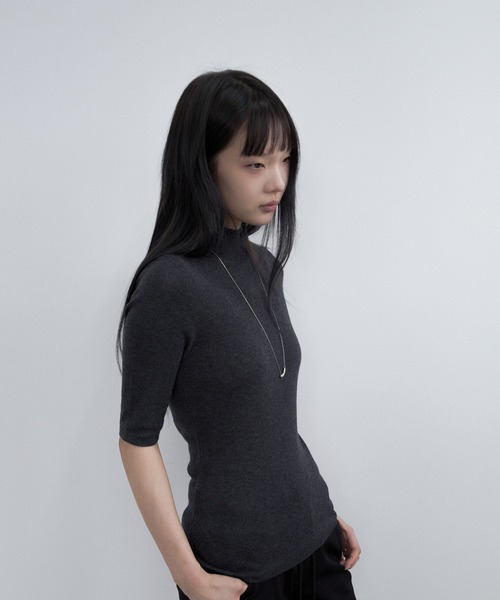 PLEA Collective(プリ―コレクティブ)の「ウールハイネック半袖ニット(ニット/セーター・レディース・アイボリー/オリーブ/チャコール/ブラウン/ブラック・FREE)」の14枚目の写真