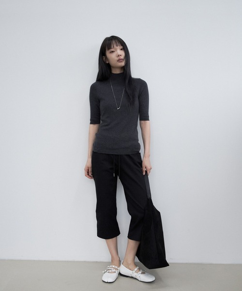 PLEA Collective(プリ―コレクティブ)の「ウールハイネック半袖ニット(ニット/セーター・レディース・アイボリー/オリーブ/チャコール/ブラウン/ブラック・FREE)」の17枚目の写真