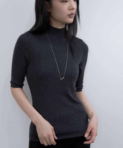 PLEA Collective(プリ―コレクティブ)の「ウールハイネック半袖ニット(ニット/セーター・レディース・アイボリー/オリーブ/チャコール/ブラウン/ブラック・FREE)」の11枚目の写真