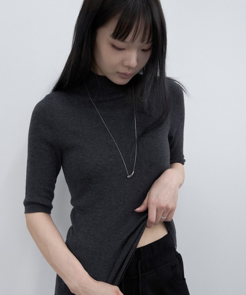 PLEA Collective(プリ―コレクティブ)の「ウールハイネック半袖ニット(ニット/セーター・レディース・アイボリー/オリーブ/チャコール/ブラウン/ブラック・FREE)」の13枚目の写真