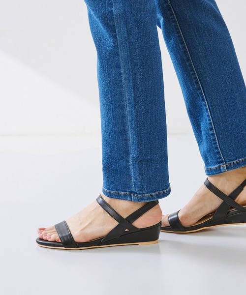 menue(メヌエ)の「3.5cmヒール ジュート ゴムストラップサンダル(サンダル・レディース・モスグリーン/フューシャピンク/ベージュ/その他1/ブラック系その他/アッシュグレー/ネイビー/マスタード/イエロー/ライトグレー/グレー/ラベンダー/ブラウン系その他/ブラック/ピンク/その他2/スモークピンク/チェック/シルバー/テラコッタ/ゼブラ/ブラック系その他3/ライトグリーン/グレイッシュベージュ/その他/グレイッシュブルー/パイソン/ブラック系その他2/ブラウン系その他2/グレー系その他/その他3・L/M/SS/LL/S/3L)」の4枚目の写真