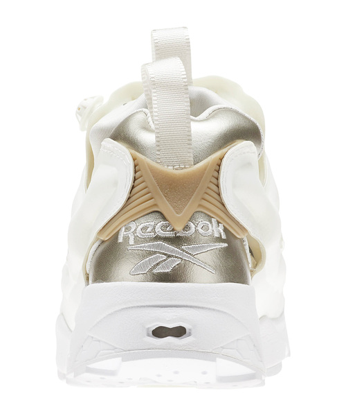Reebok（リーボック）の「インスタポンプフューリー カットアウト INSTAPUMP FURY CUTOUTS（スニーカー・レディース・ホワイト/ブラック×ゴールド・24.5cm/25.0cm/26.0cm/27.5cm/23.0cm/28.0cm/25.5cm/27.0cm/26.5cm/23.5cm/24.0cm）」の11枚目の写真