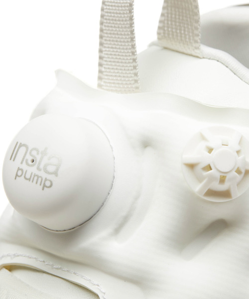 Reebok（リーボック）の「インスタポンプフューリー カットアウト INSTAPUMP FURY CUTOUTS（スニーカー・レディース・ホワイト/ブラック×ゴールド・24.5cm/25.0cm/26.0cm/27.5cm/23.0cm/28.0cm/25.5cm/27.0cm/26.5cm/23.5cm/24.0cm）」の9枚目の写真