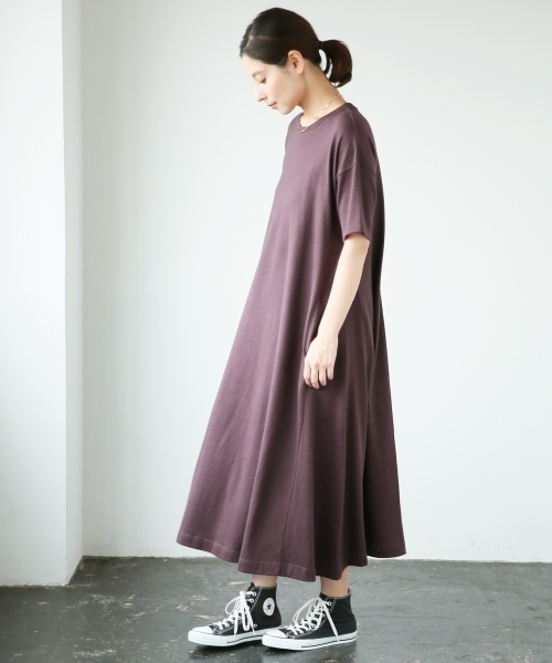 LEPSIM（レプシィム）の「Aラインフレアロングワンピース　804340（ワンピース・レディース・ブラック/ダークブラウン/グレイッシュベージュ・FREE）」の2枚目の写真