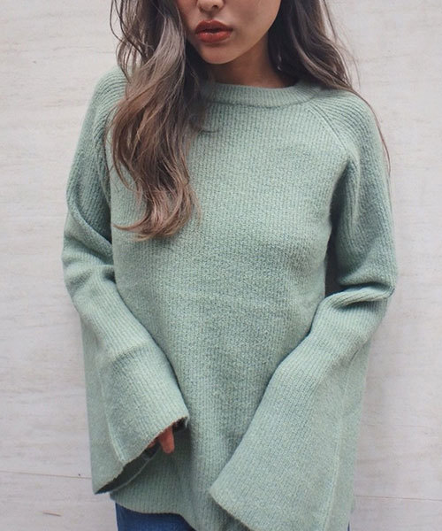 TRUNC（トランクエイティーエイト）の「Flare Sleeve Oversized Tops（ニット/セーター・レディース・ライトグレー/ライトグリーン/ベージュ・FREE）」の3枚目の写真