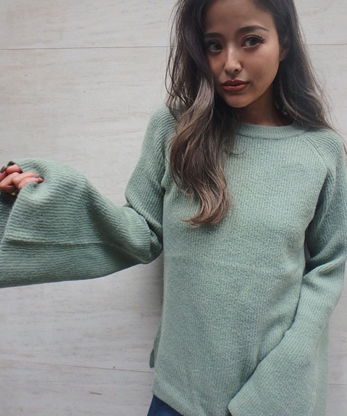 TRUNC（トランクエイティーエイト）の「Flare Sleeve Oversized Tops（ニット/セーター・レディース・ライトグレー/ライトグリーン/ベージュ・FREE）」の8枚目の写真