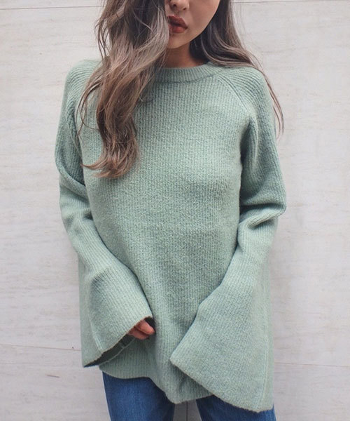 TRUNC（トランクエイティーエイト）の「Flare Sleeve Oversized Tops（ニット/セーター・レディース・ライトグレー/ライトグリーン/ベージュ・FREE）」の9枚目の写真
