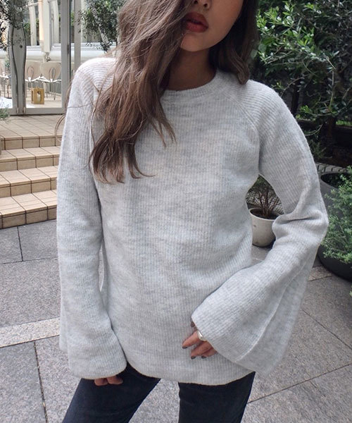 TRUNC（トランクエイティーエイト）の「Flare Sleeve Oversized Tops（ニット/セーター・レディース・ライトグレー/ライトグリーン/ベージュ・FREE）」の10枚目の写真