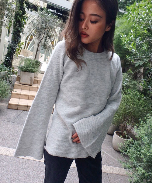 TRUNC（トランクエイティーエイト）の「Flare Sleeve Oversized Tops（ニット/セーター・レディース・ライトグレー/ライトグリーン/ベージュ・FREE）」の12枚目の写真